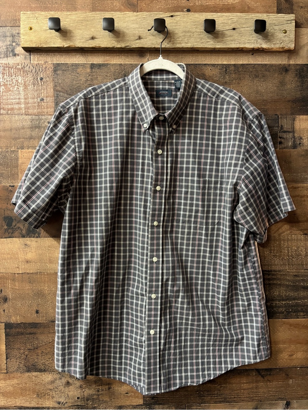 Arrow Short-Sleeve Plaid Button-Down Shirt - Gray and White